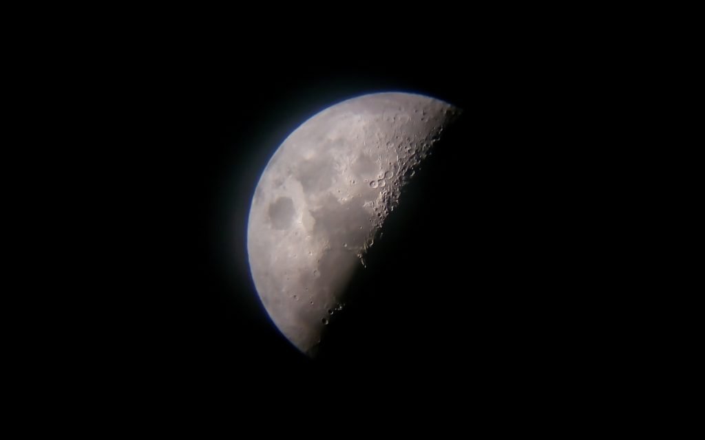 Cromatismo al observar la Luna